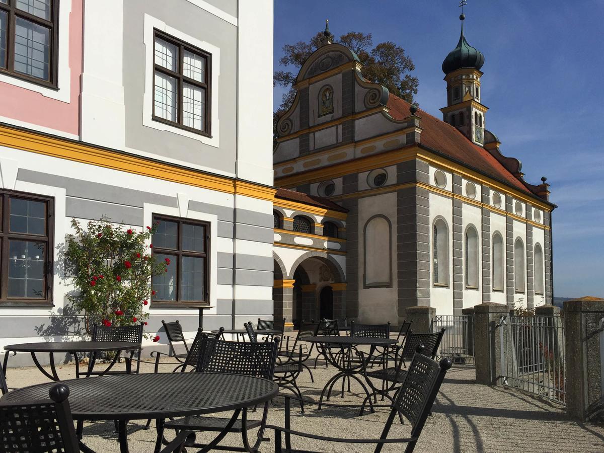 Hotel Schloss Leitheim Exterior photo