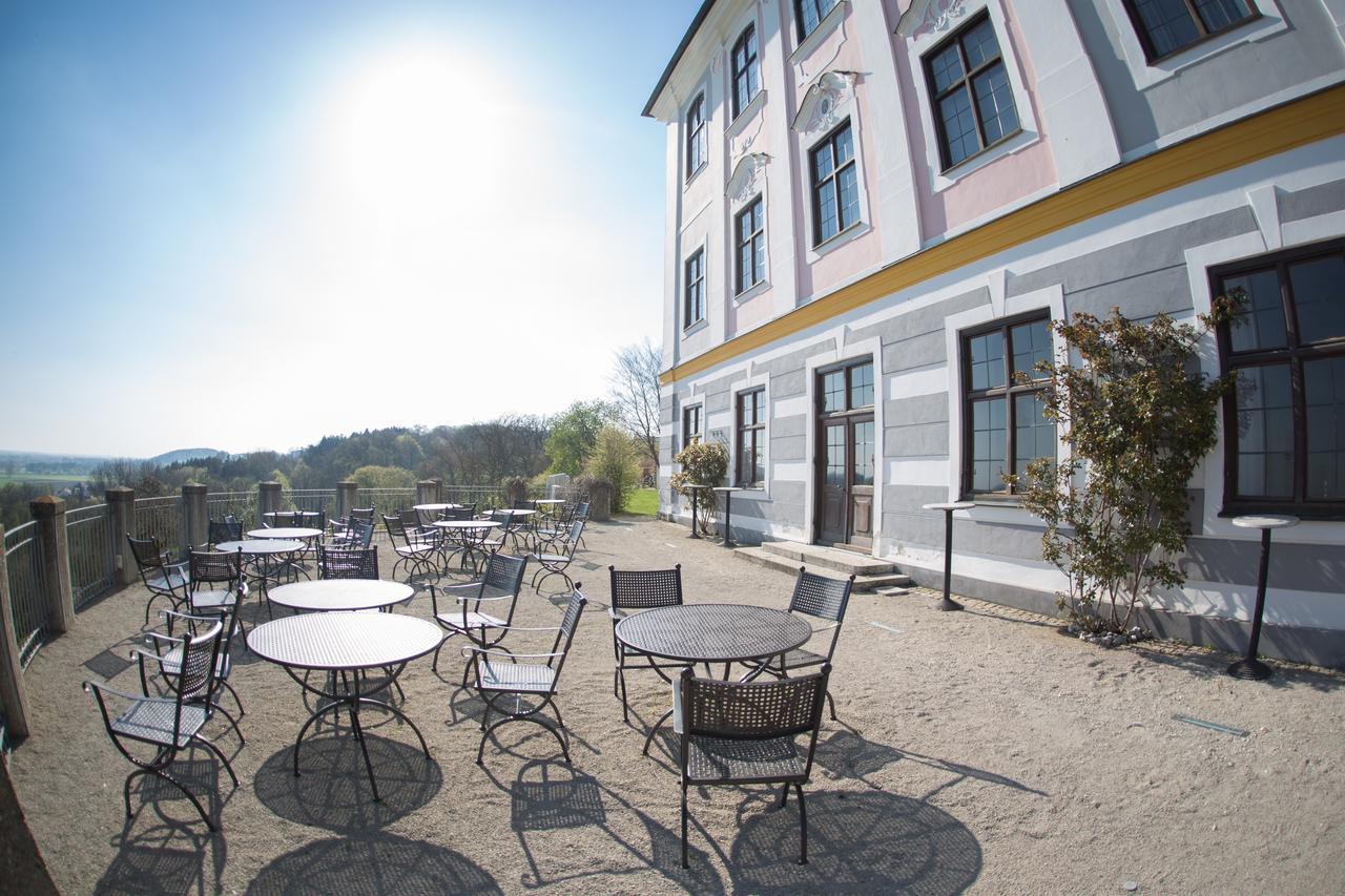 Hotel Schloss Leitheim Exterior photo