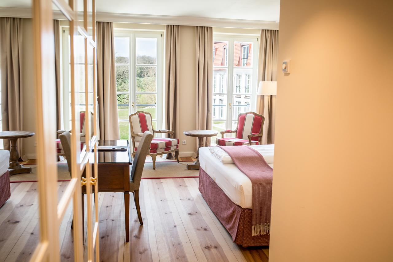 Hotel Schloss Leitheim Exterior photo
