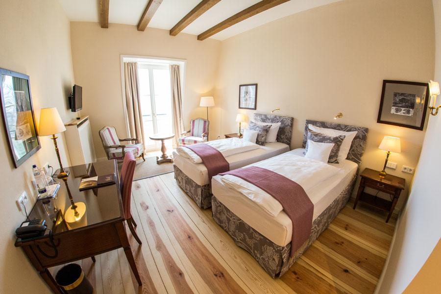Hotel Schloss Leitheim Room photo
